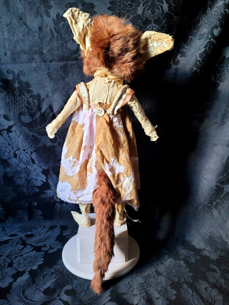 ANNAQUELLE Fox Sculpture