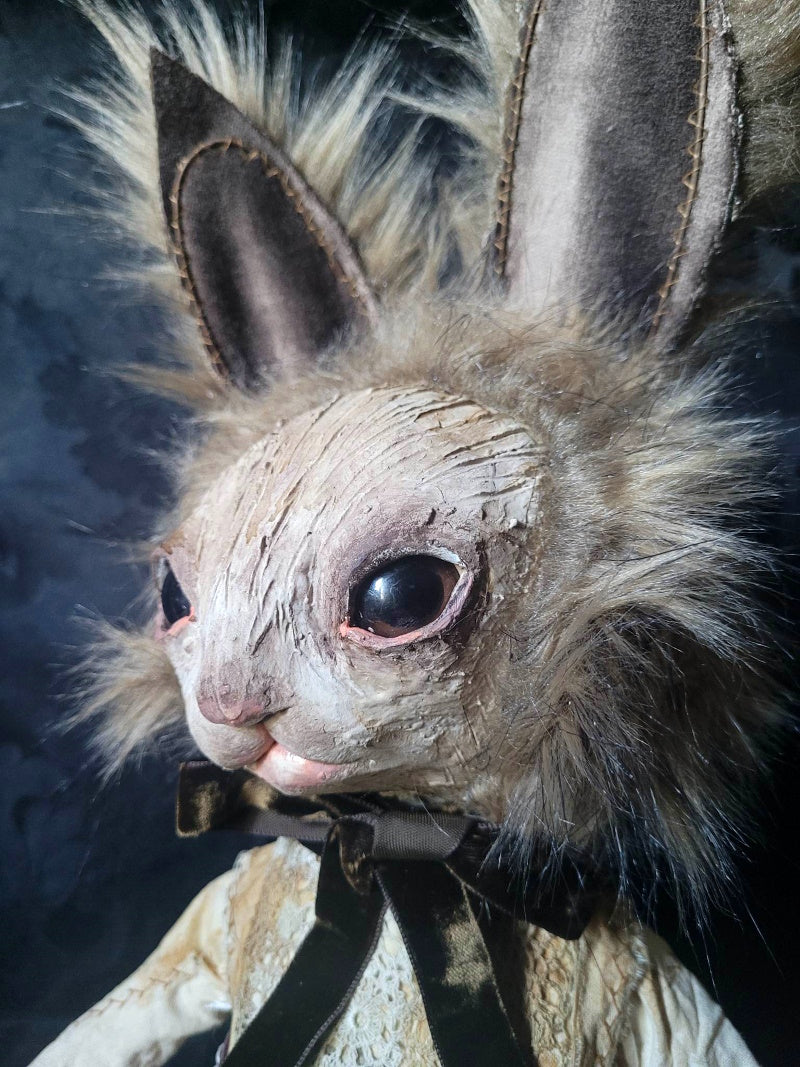 BULLRUSHE Rabbit Sculpture
