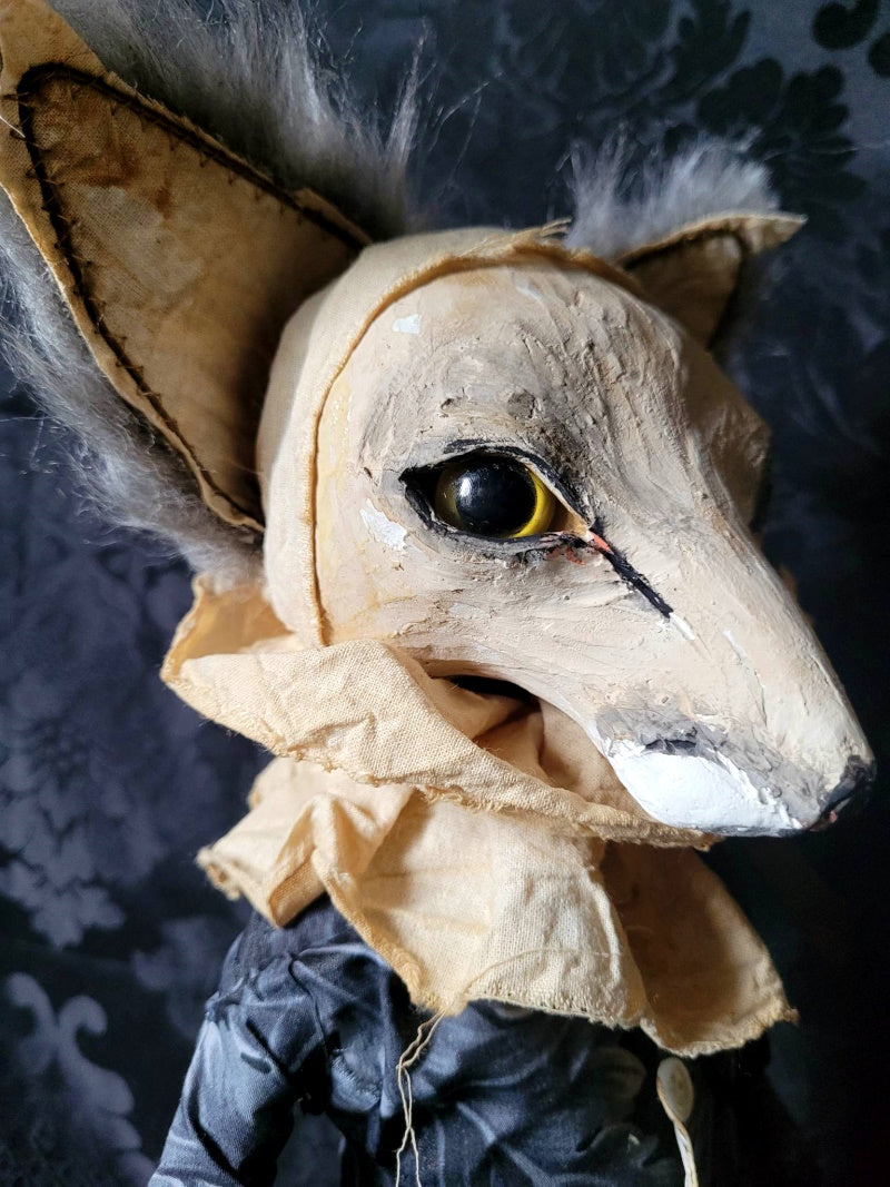 DORNROWE Fox Sculpture