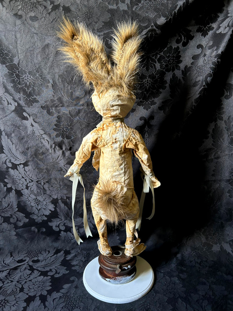 JENSHI Rabbit Sculpture – Hip Hip Decay
