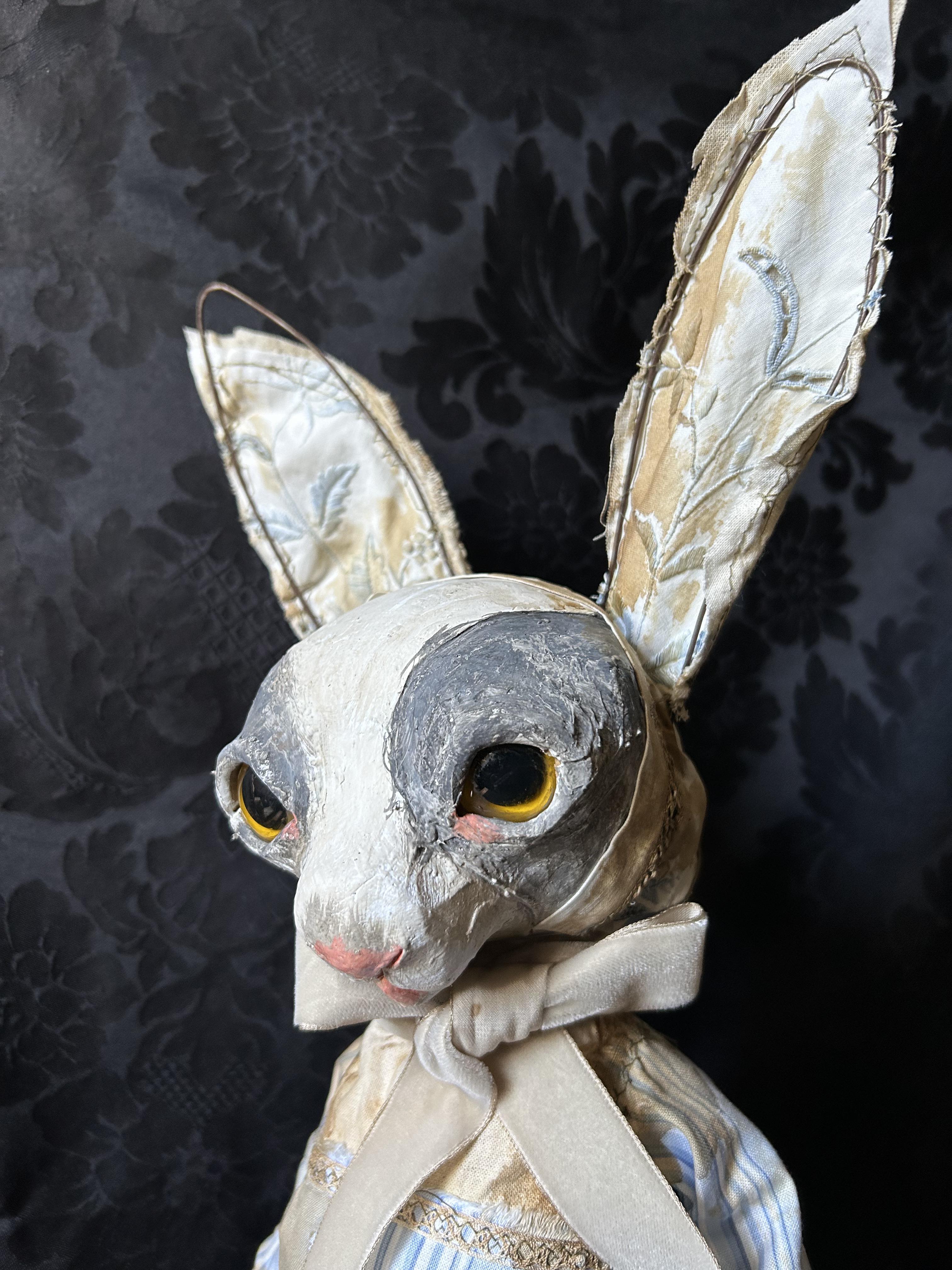 KUSHIRO Rabbit Sculpture