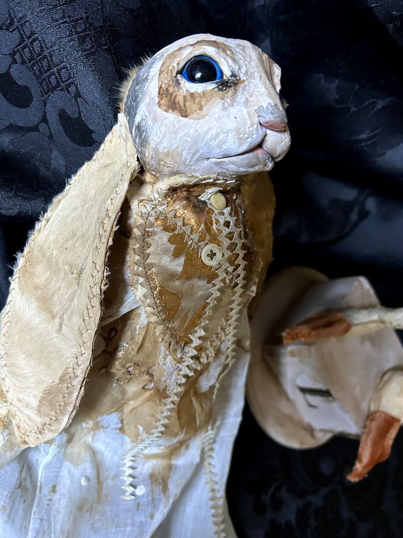 LUSAKHA & TOY Rabbit Sculpture