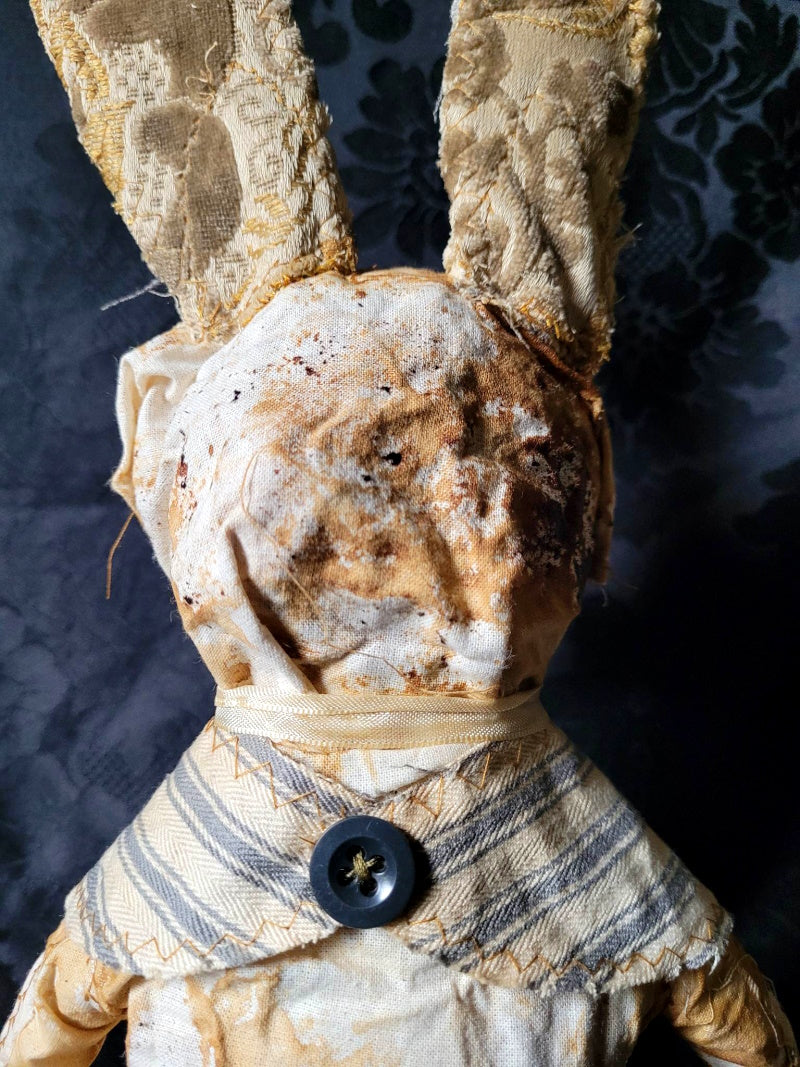 MOUSSY Rabbit Sculpture