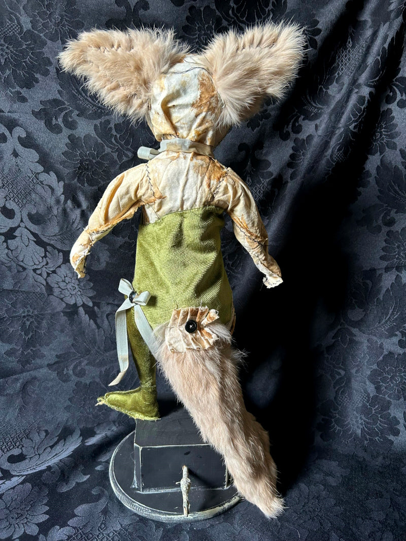 NYNKE Fox Sculpture