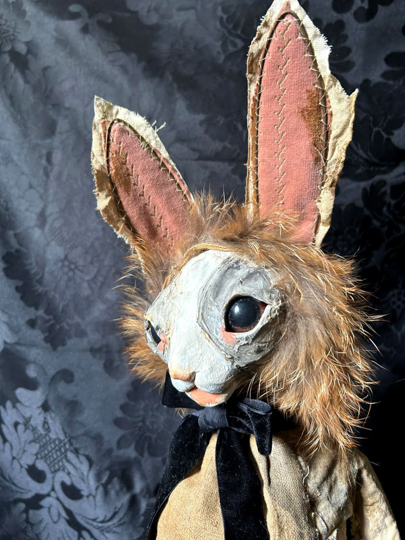 NYNKES Rabbit Sculpture – Hip Hip Decay