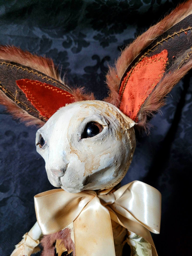 TEDSTONE Rabbit Sculpture
