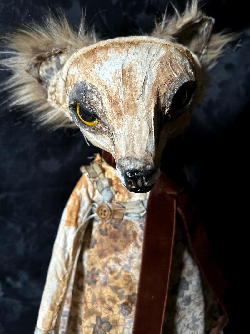 ULANDIA Fox Sculpture
