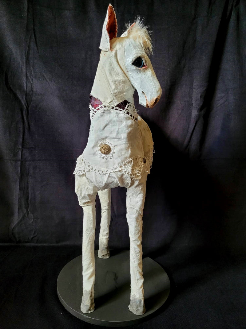 BALLAKE Horse Sculpture