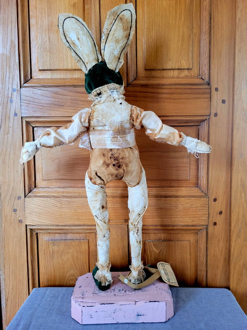 Eadwig Rabbit Sculpture – Hip Hip Decay