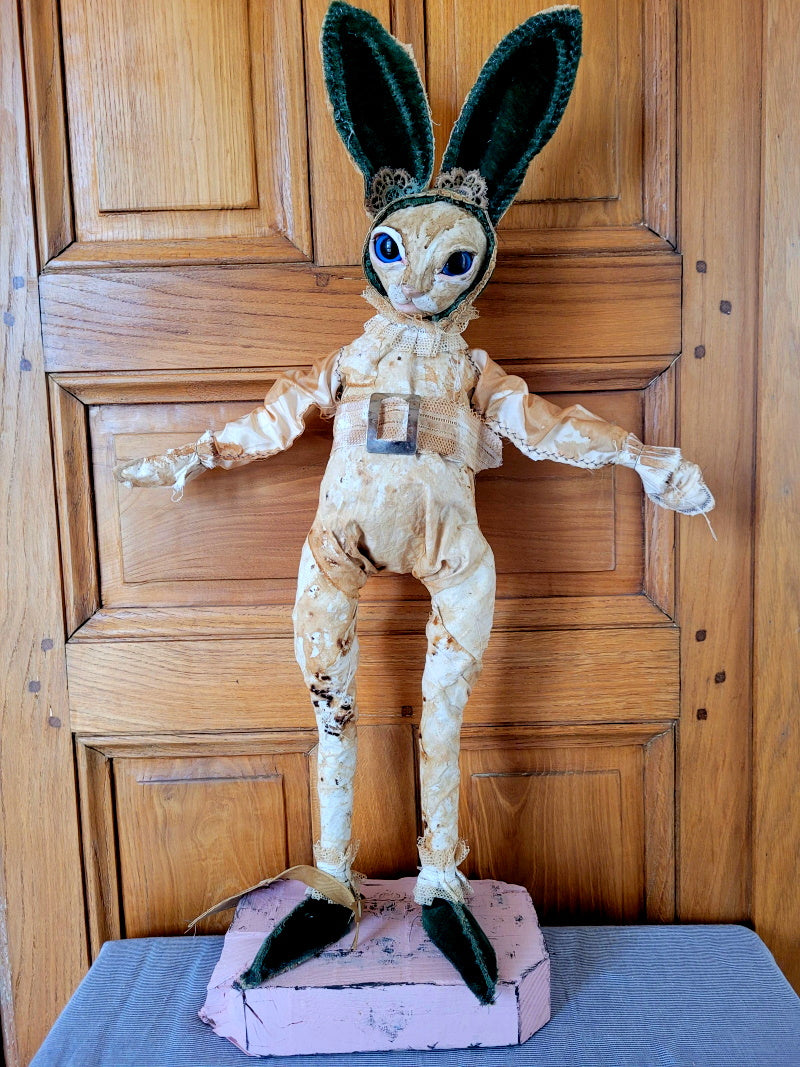 Eadwig Rabbit Sculpture – Hip Hip Decay