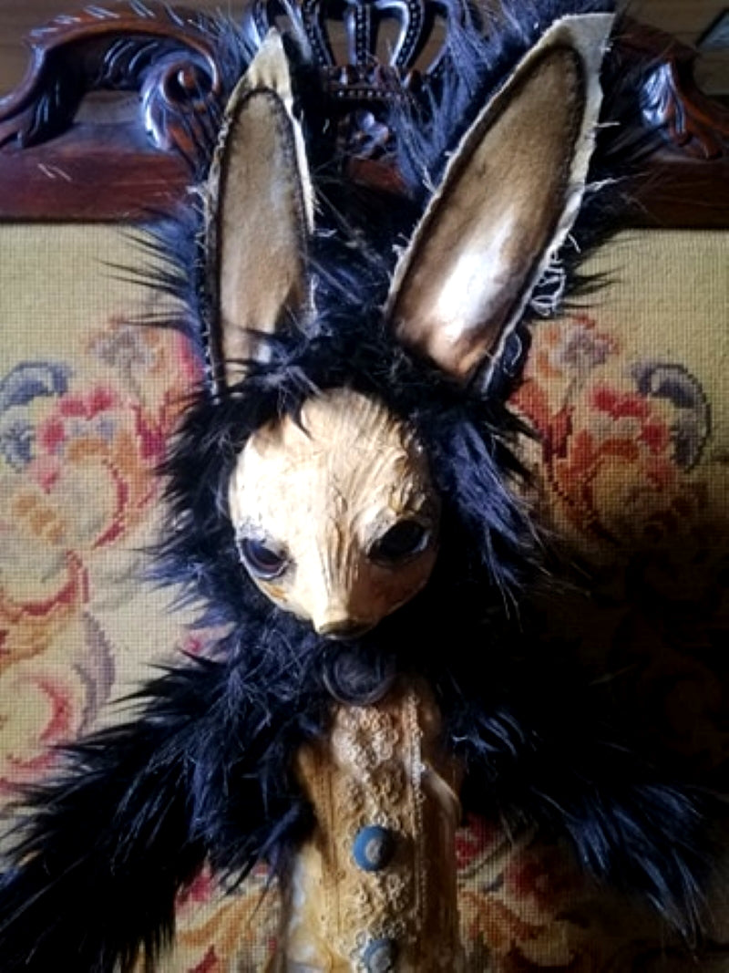 ESEEBEUS Rabbit Sculpture