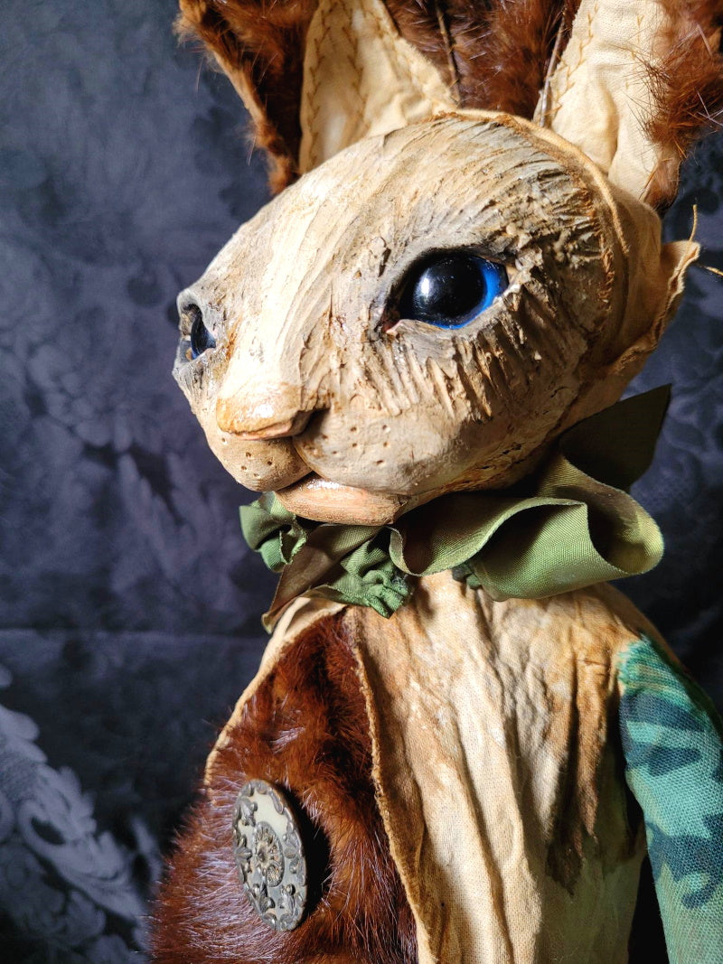 FRUNDELLE Rabbit Sculpture – Hip Hip Decay