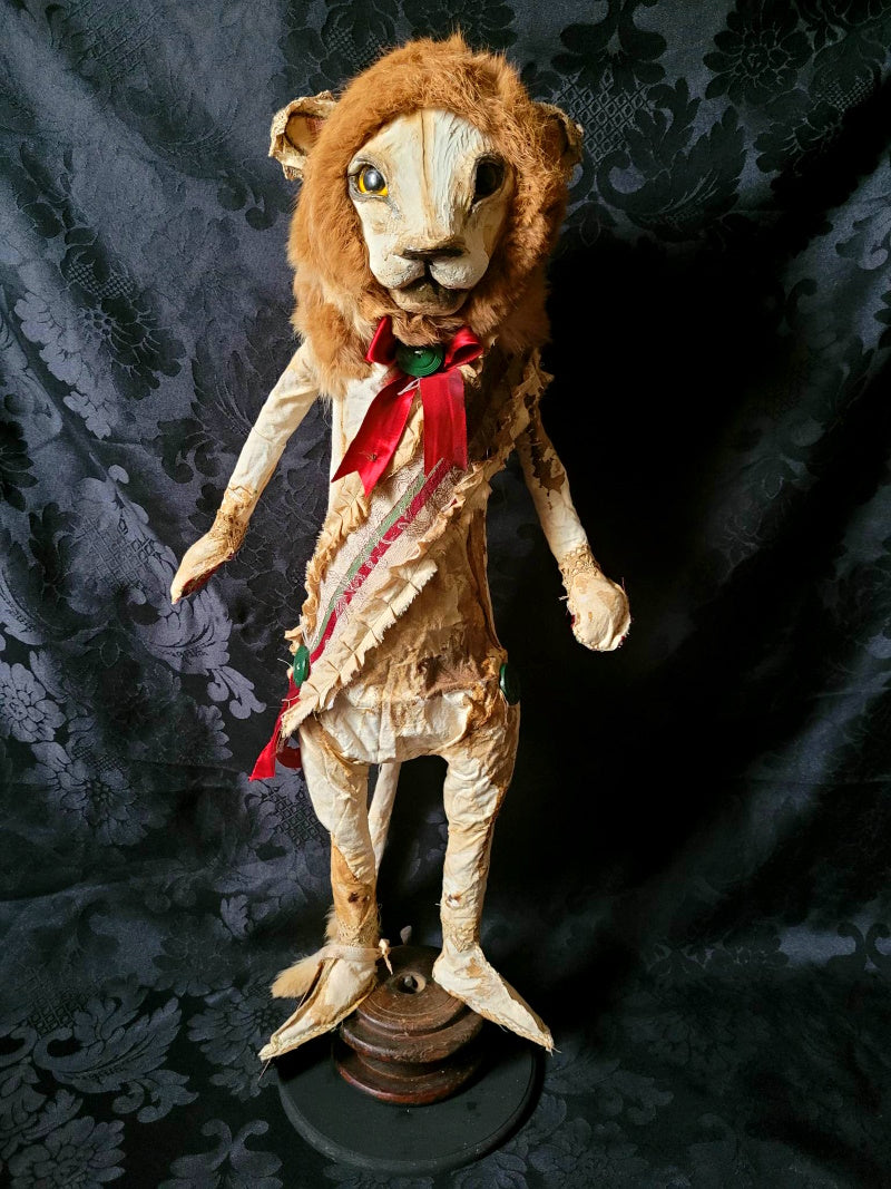 FYSHEGUARDE Lion Sculpture