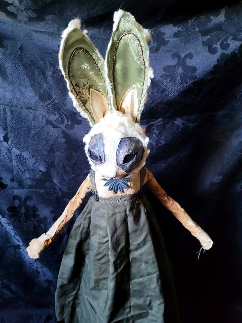 NILOPHAR Rabbit Sculpture