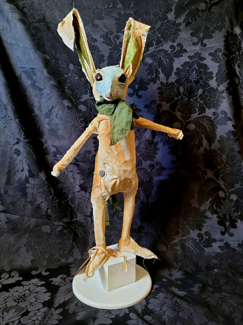 PASAQUALIA Rabbit Sculpture