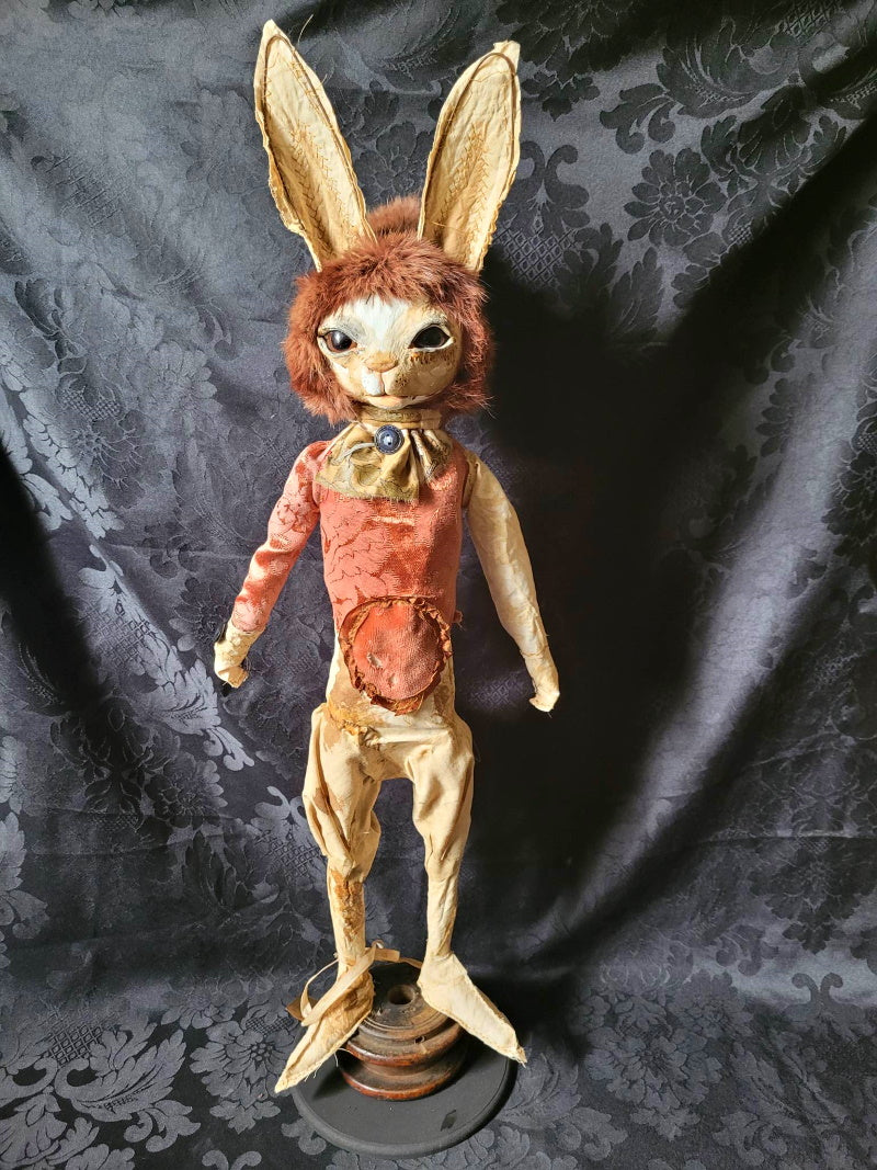 POLTIMORE Rabbit Sculpture