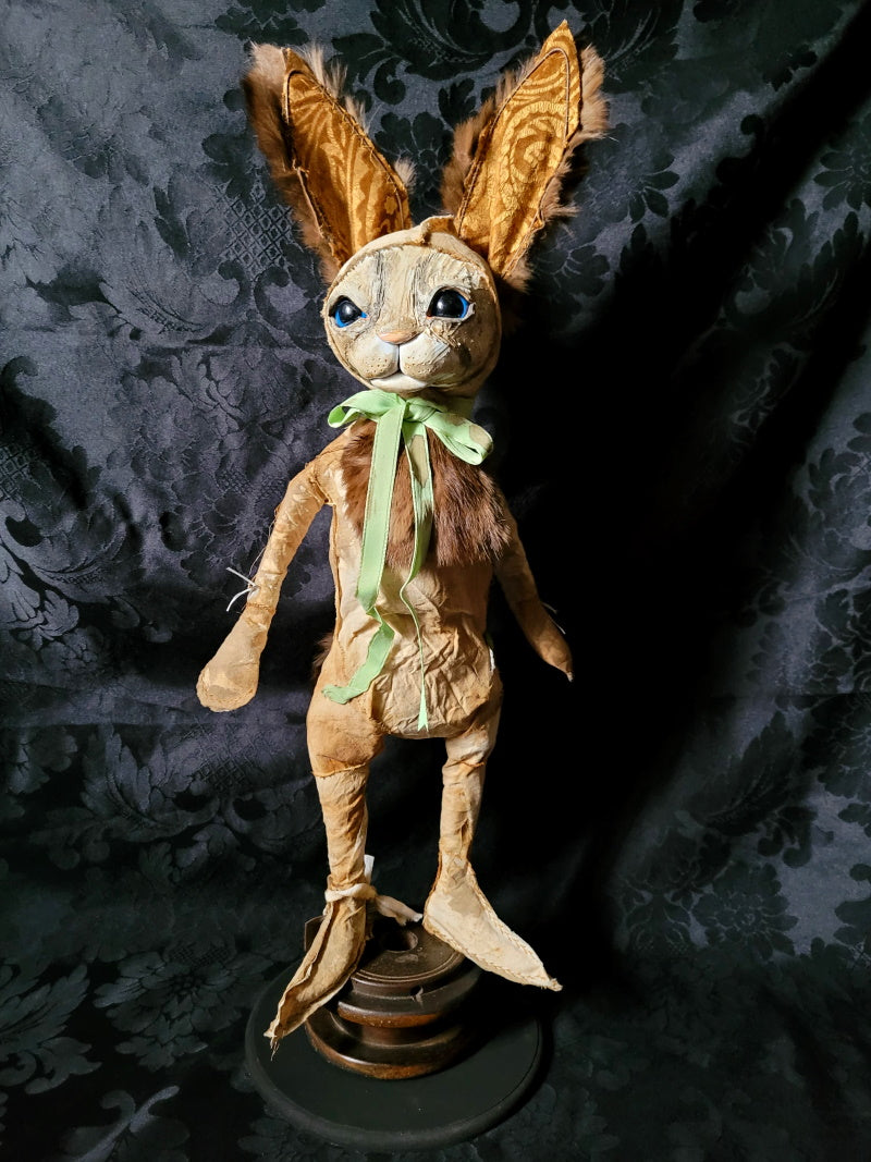 POUNTI Rabbit Sculpture