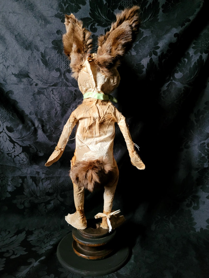 POUNTI Rabbit Sculpture