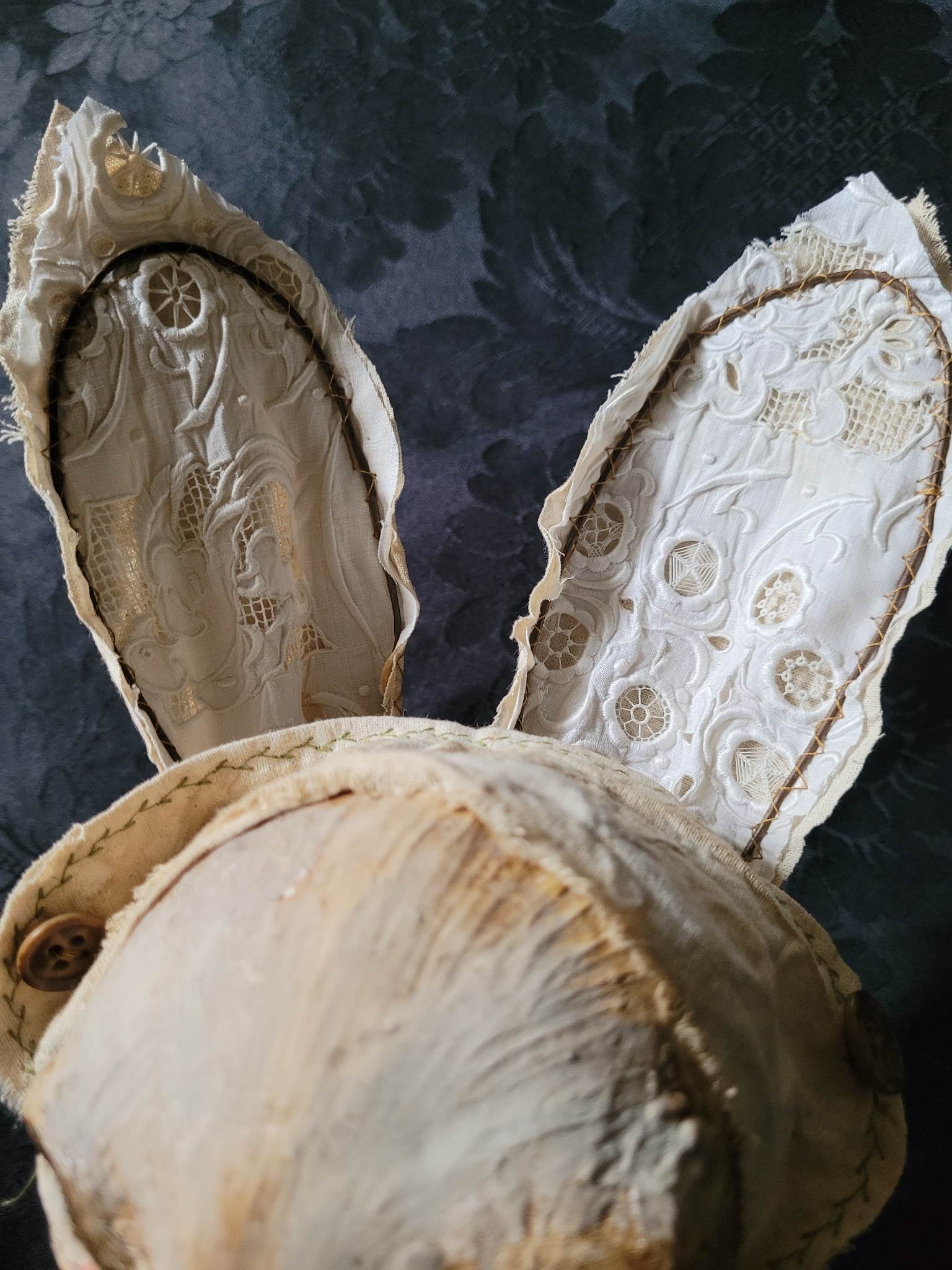 TINGRAYE Rabbit Sculpture