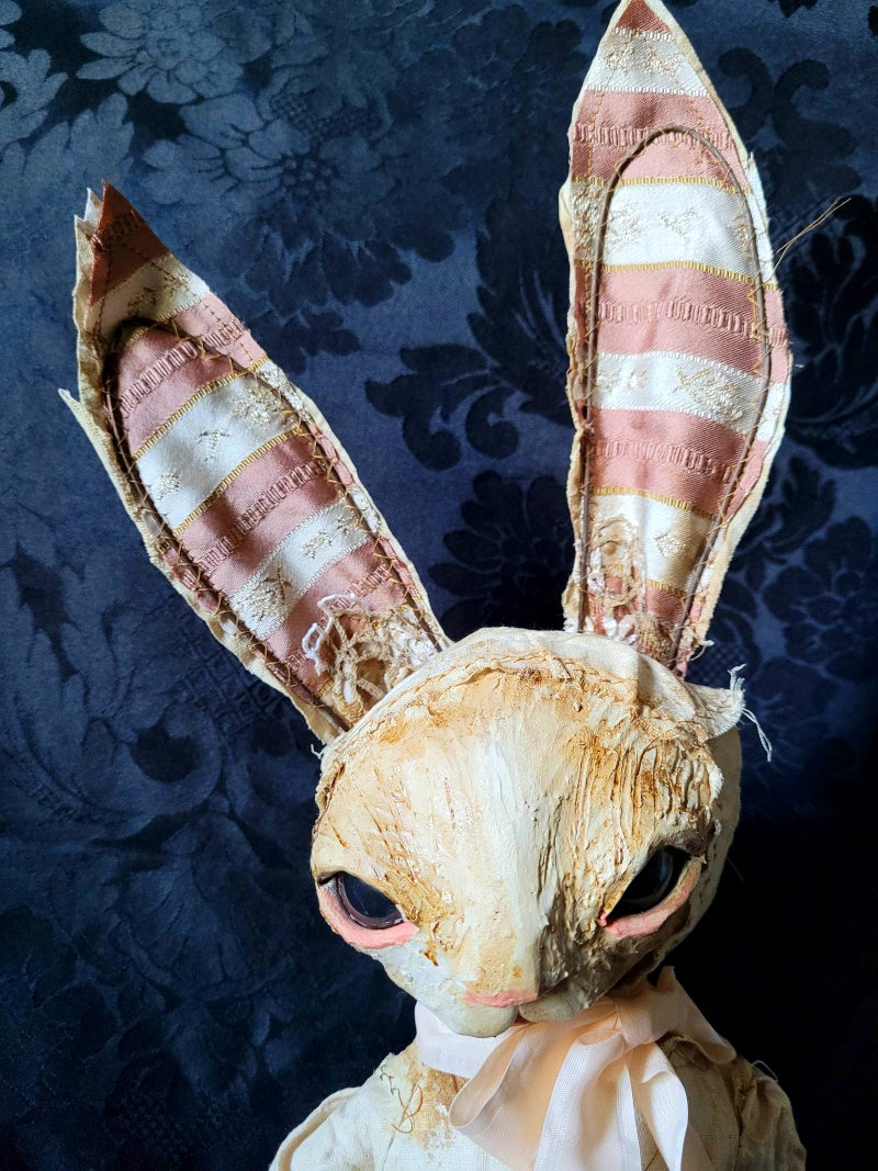 VALUCIA Rabbit Sculpture